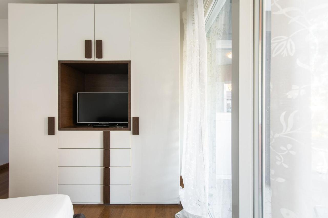 Apartment Roggia By Quokka 360 - A Stone's Throw From Ciani Park